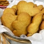 Mini gingerbread men in a cookies tin.