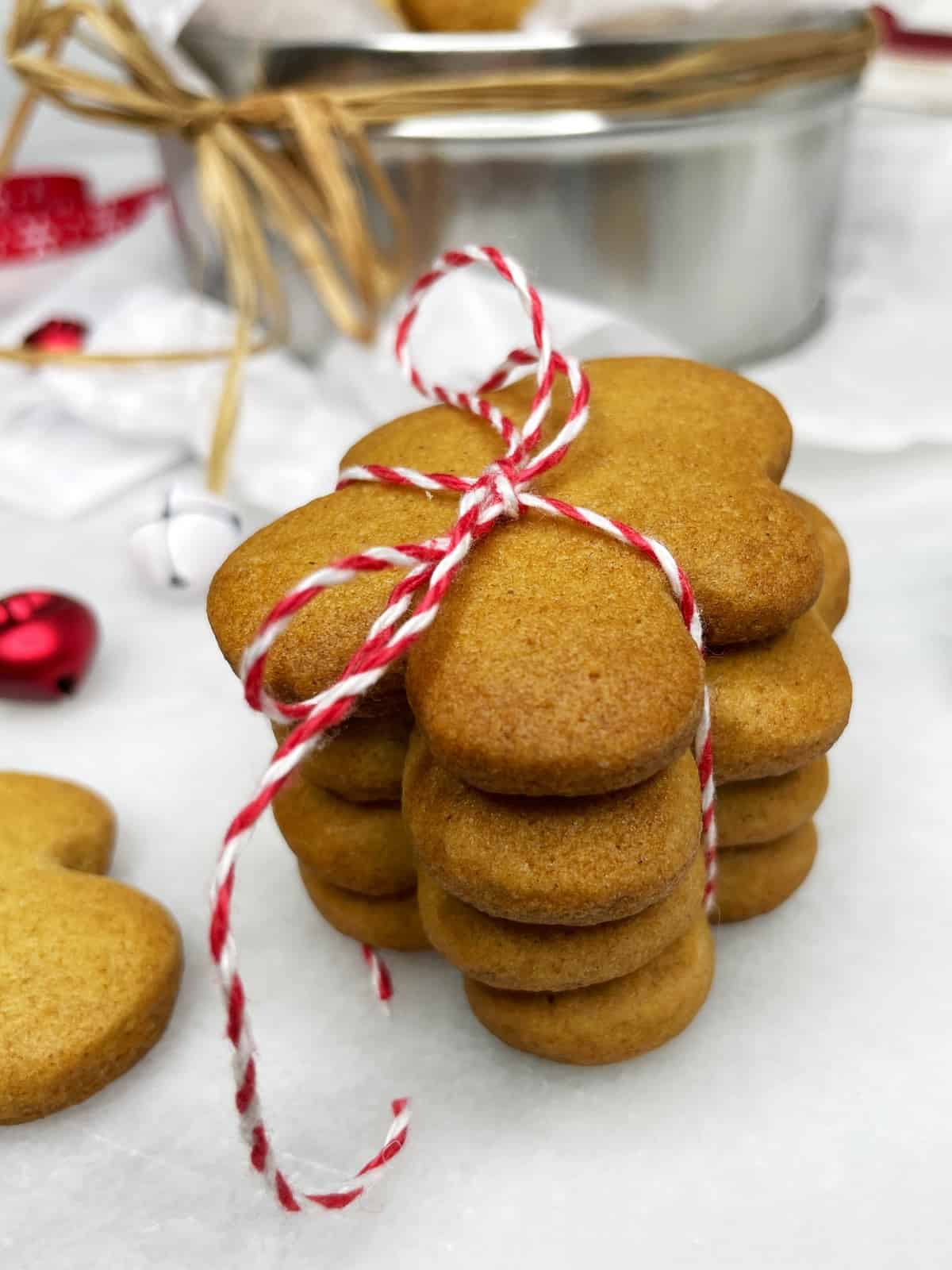 Small gingerbread men cookies tied with a baker's twine